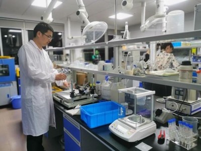 研發創新破壟斷，成果轉化增效益——記化學與材料工程學院熊前程博士在新材料技術研發領域的卓越貢獻